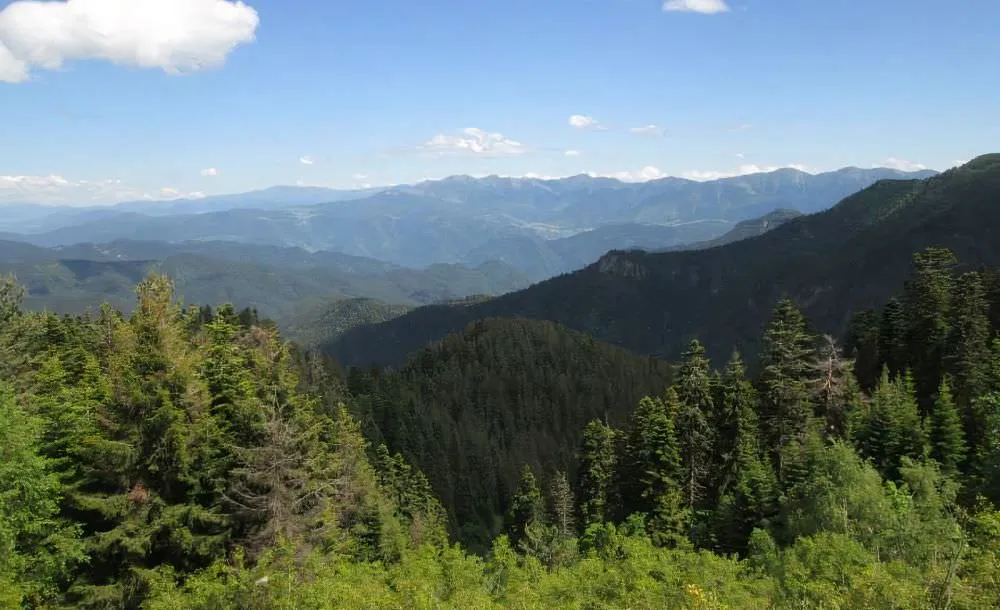 trek to the Kelitsadi lake