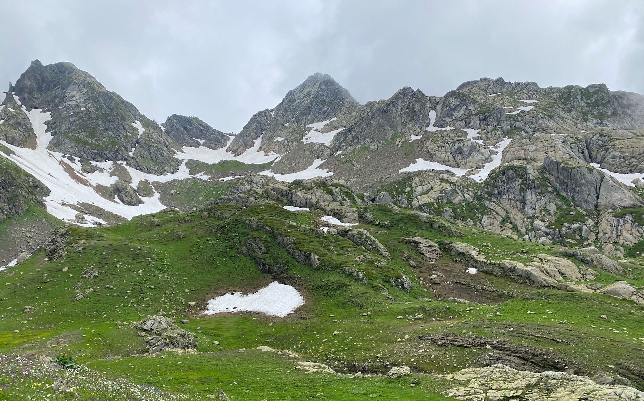 Along the route to Tsakasperi lake
