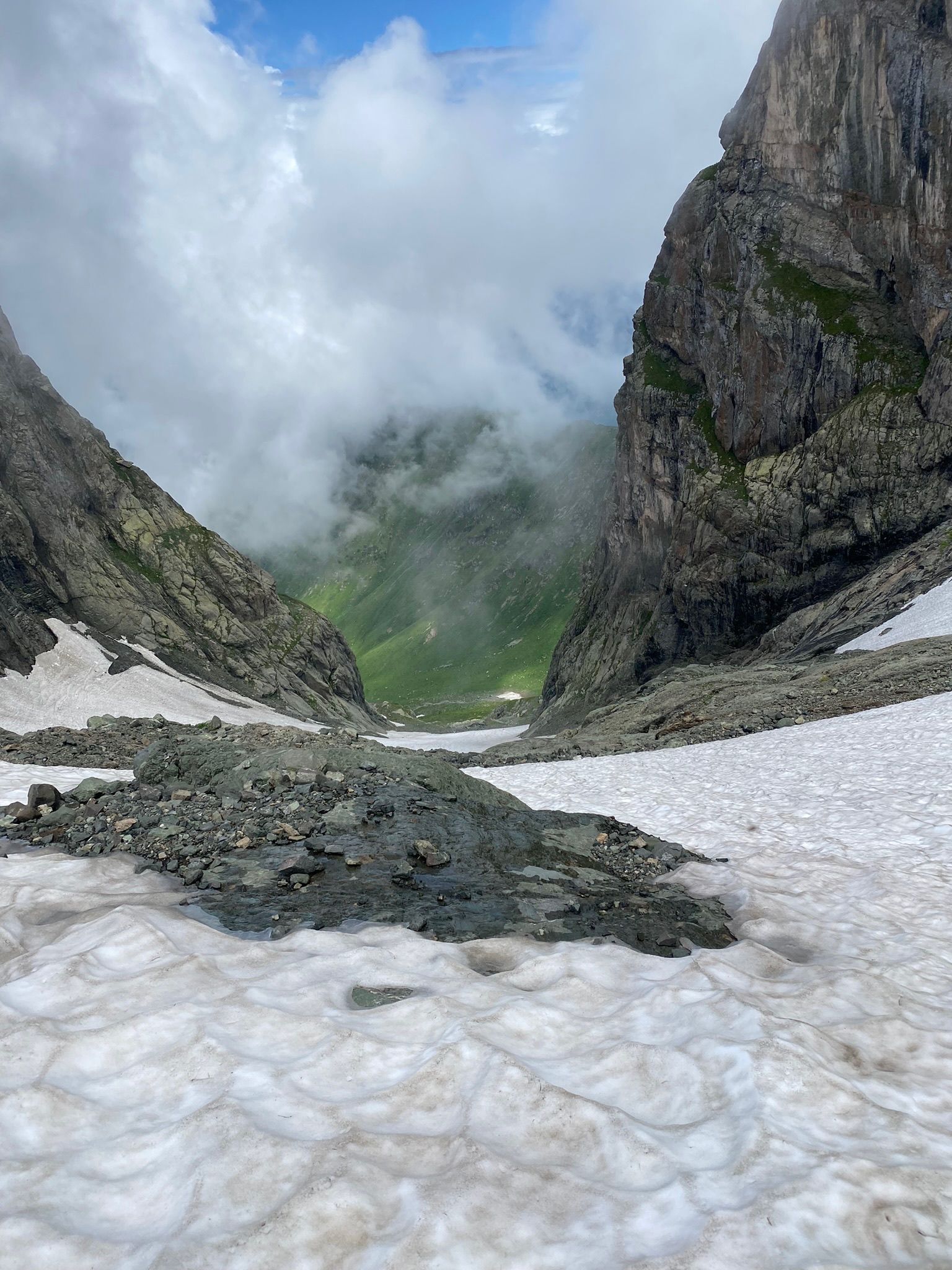 Looking down from the Vitsro pass