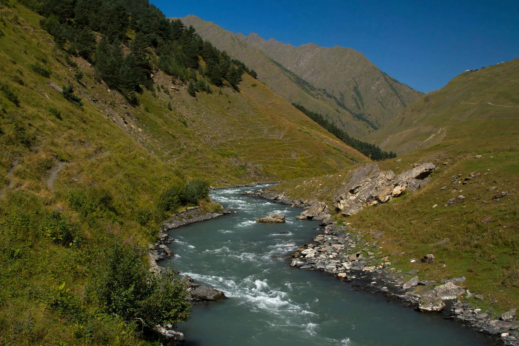 Valley of Pirikiti Alazani behind Dartlo